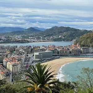 https://usandizaga-apartment-second-line-beach-with-garage.sansebastianhotels.net